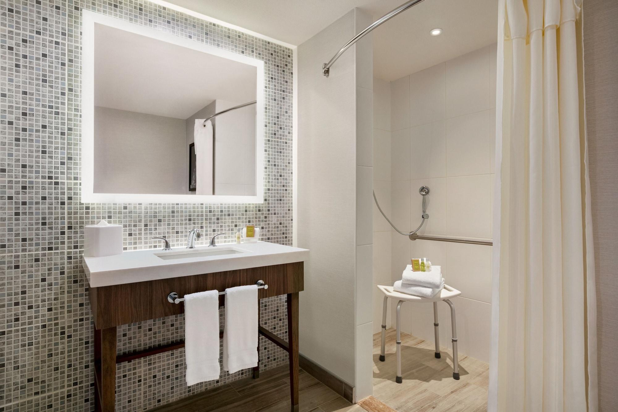 Hotel Hampton By Hilton Monterrey