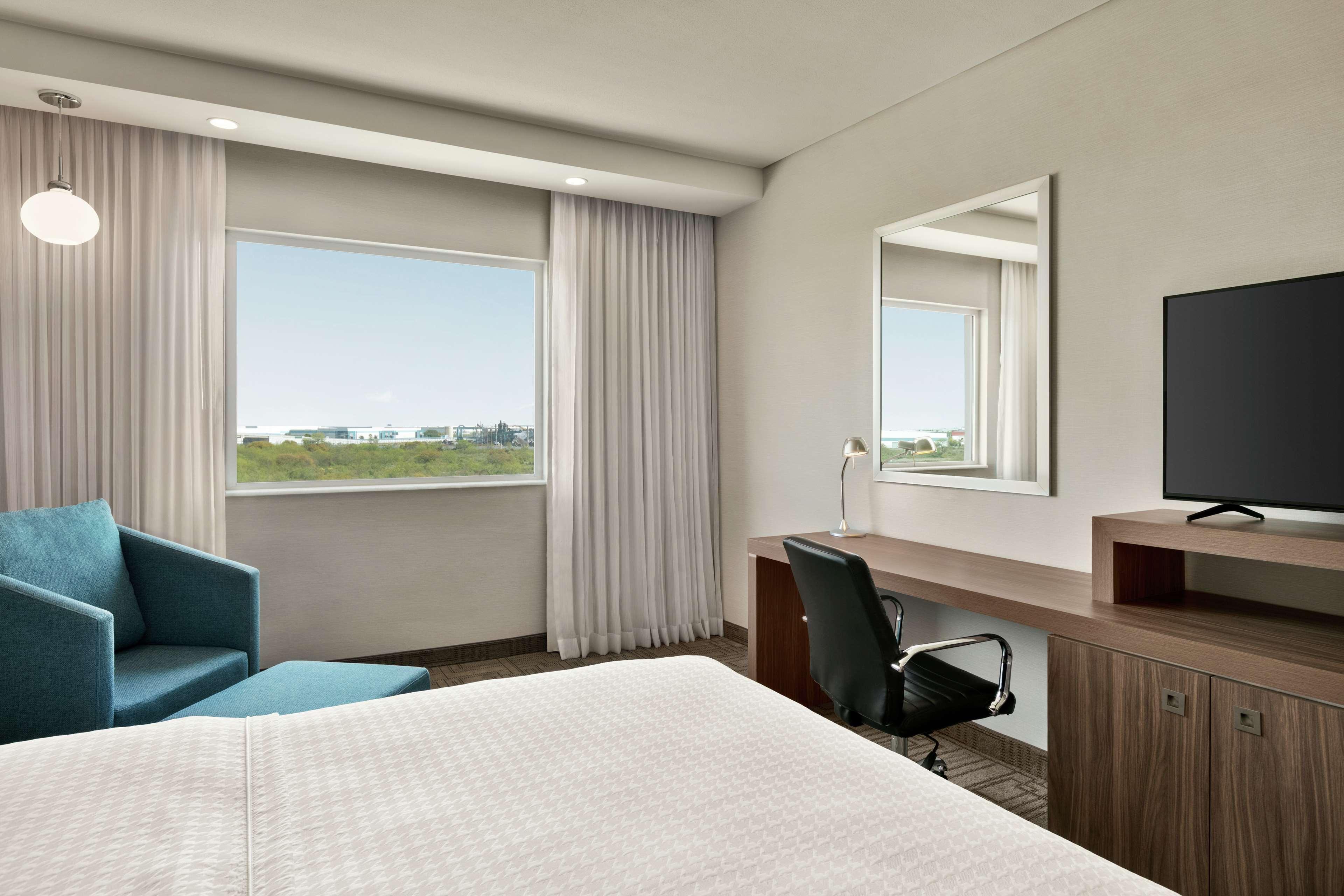 Hampton By Hilton Monterrey 3*