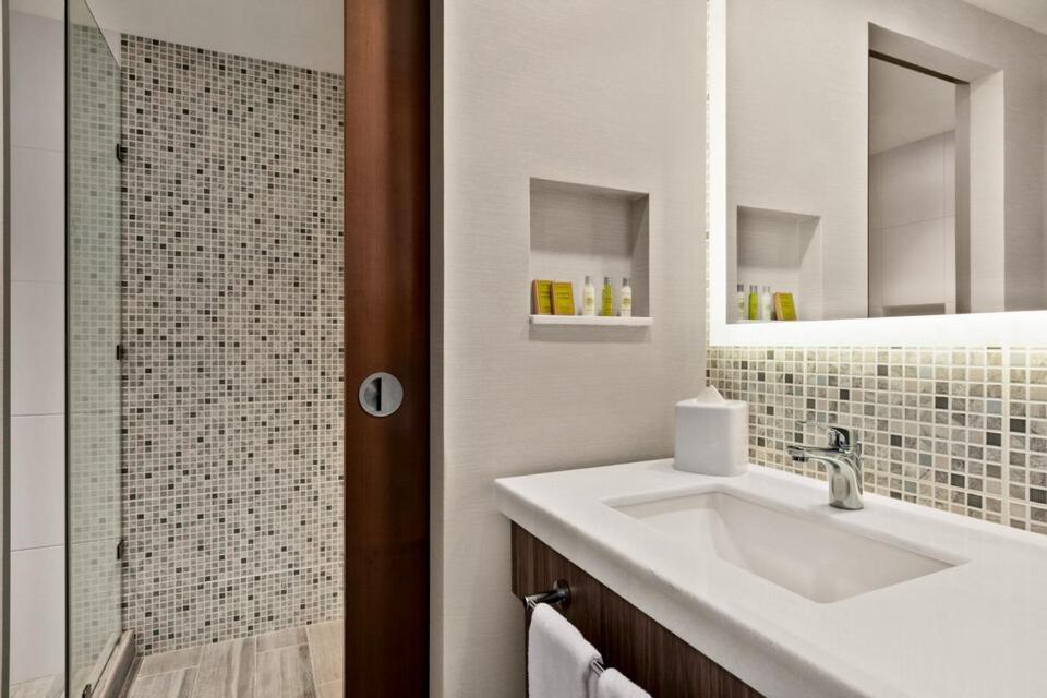 Hampton By Hilton Monterrey 3*
