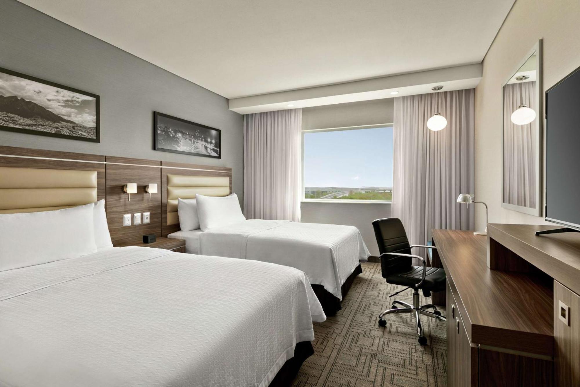 Hampton By Hilton Monterrey 3*